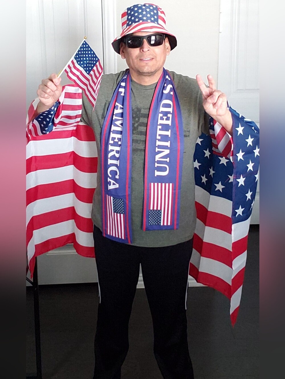 USA 2026 World Cup soccer souvenir fan kit big flag scarf hat - Picture 5 of 10